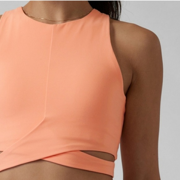 ATHLETA Conscious Cut Out Crop. - Picture 3 of 14